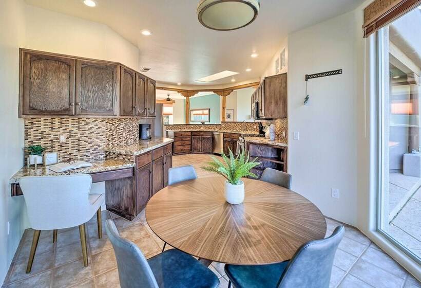Central Sedona Home W/ Red Rock Mtn View, Fire Pit