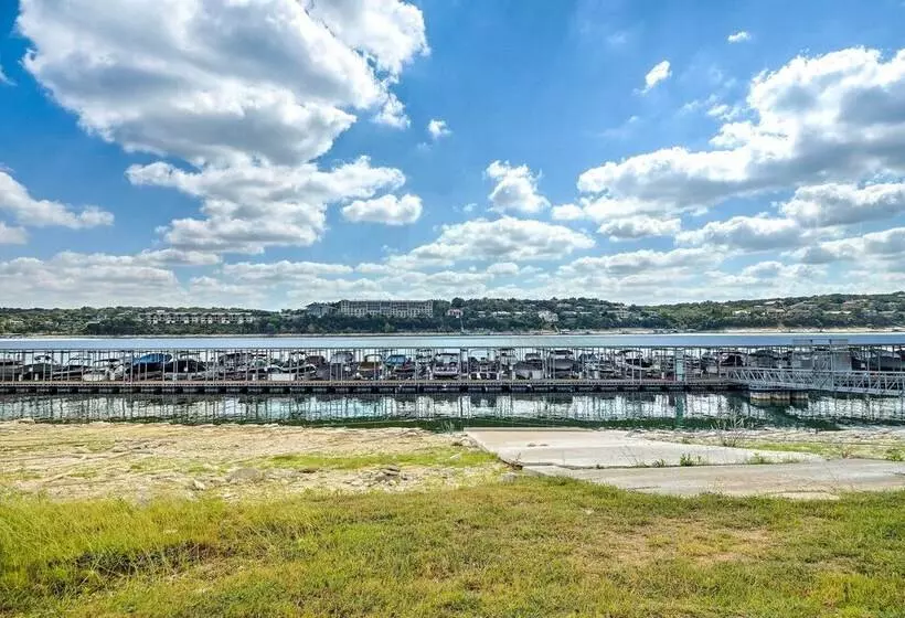 Charming Point Venture Retreat, Lake Travis Access