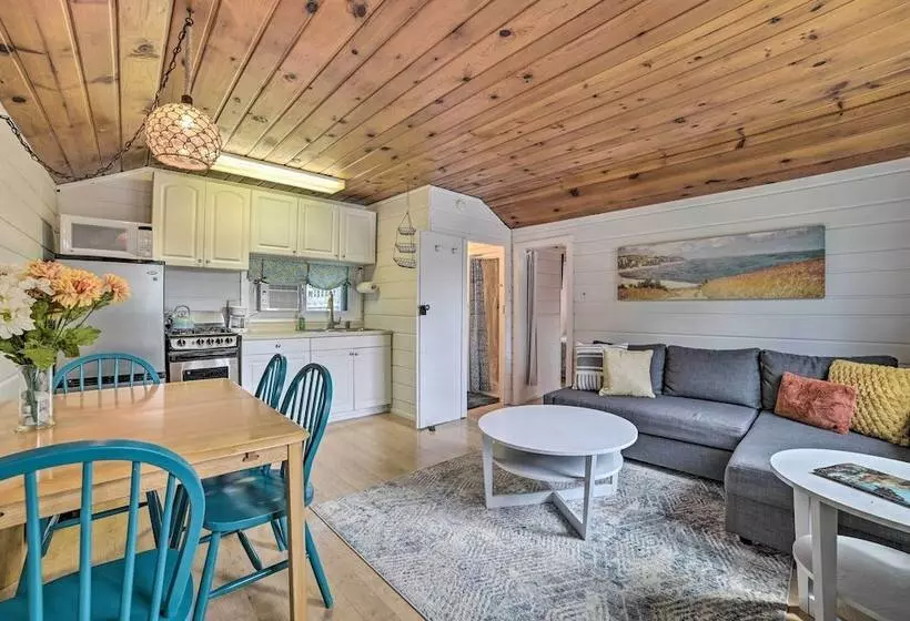 Charming Tiny Cottage 5 W/ Crooked Lake Access!