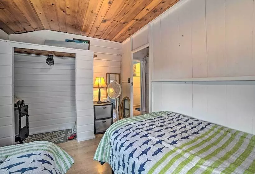 Charming Tiny Cottage 5 W/ Crooked Lake Access!