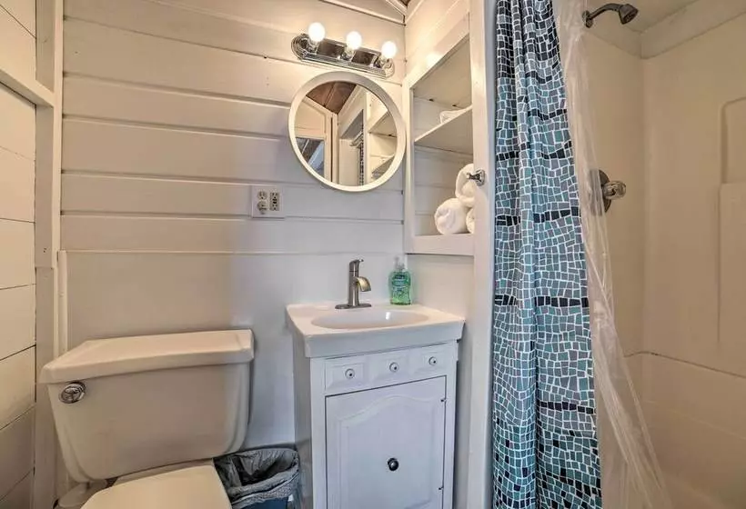 Charming Tiny Cottage 5 W/ Crooked Lake Access!