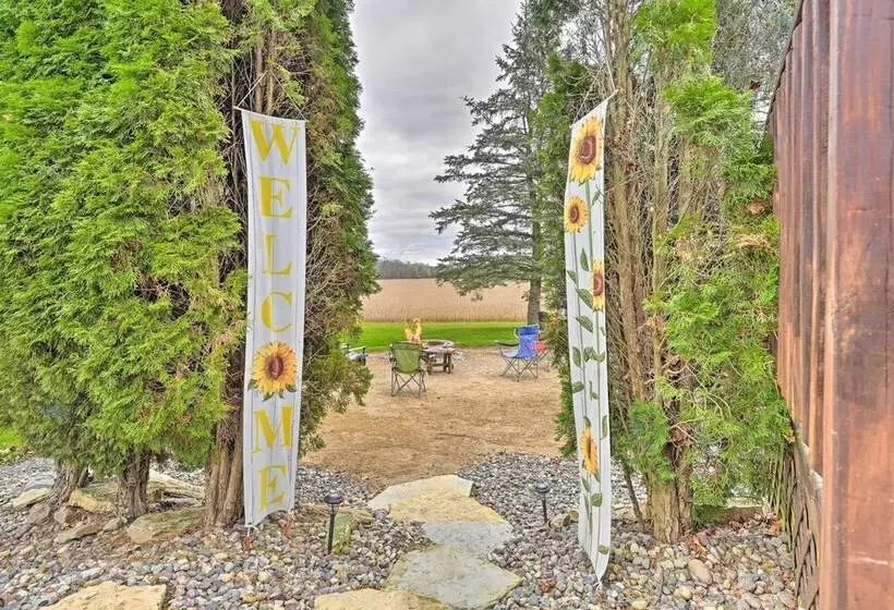 Charming White Lake Homestead W/ Fire Pit!