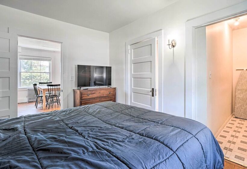 Cheery Family Escape W/ Game Room & Fire Pit!