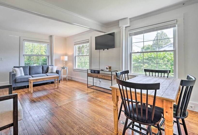 Cheery Family Escape W/ Game Room & Fire Pit!