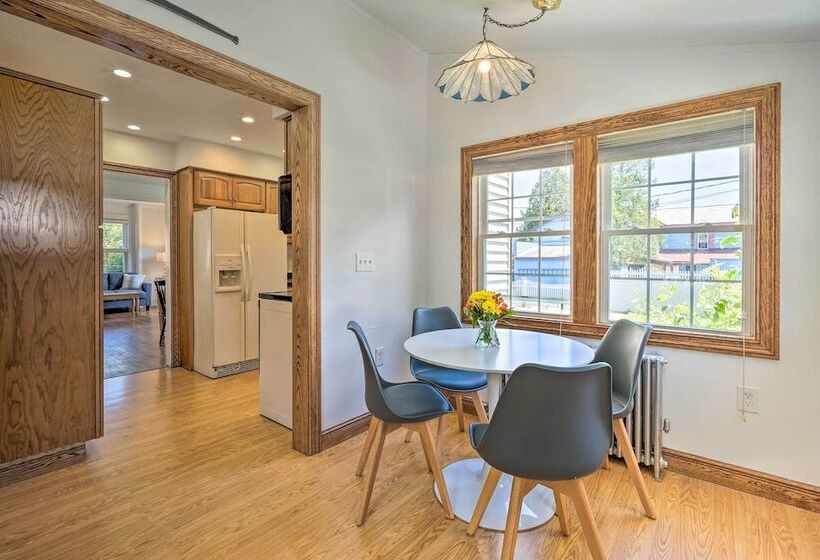 Cheery Family Escape W/ Game Room & Fire Pit!