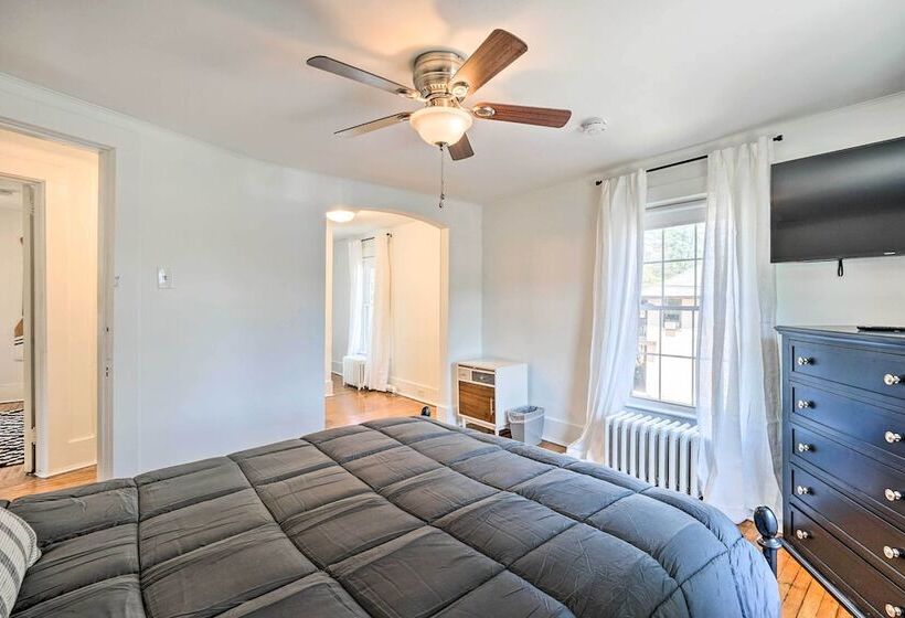 Cheery Family Escape W/ Game Room & Fire Pit!