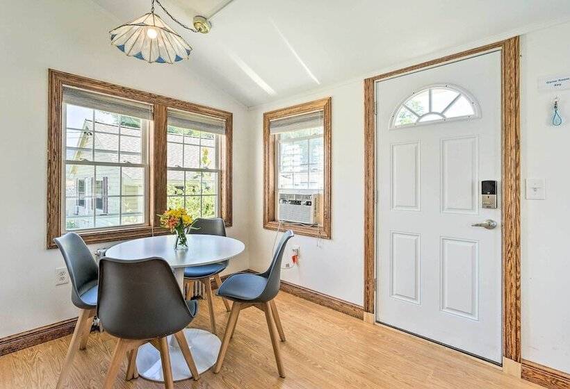 Cheery Family Escape W/ Game Room & Fire Pit!