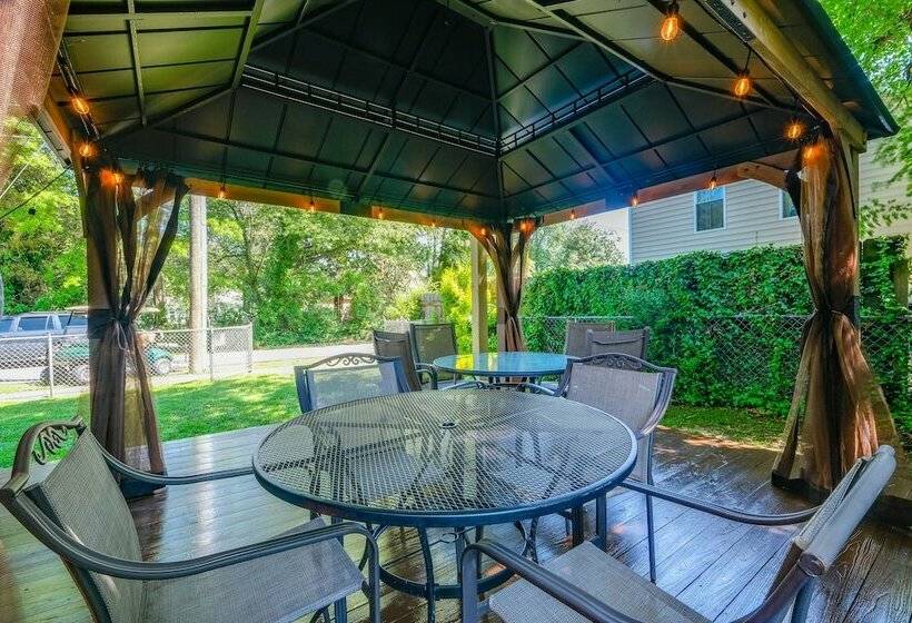 Colonial Beach House W/ Patio: 2 Blocks To Beach!