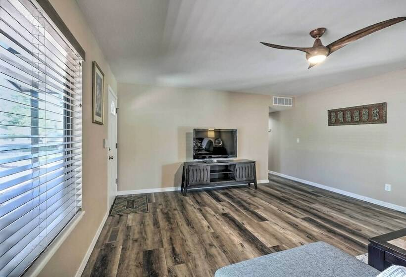 Contemporary Flagstaff Retreat W/ Ponderosas!