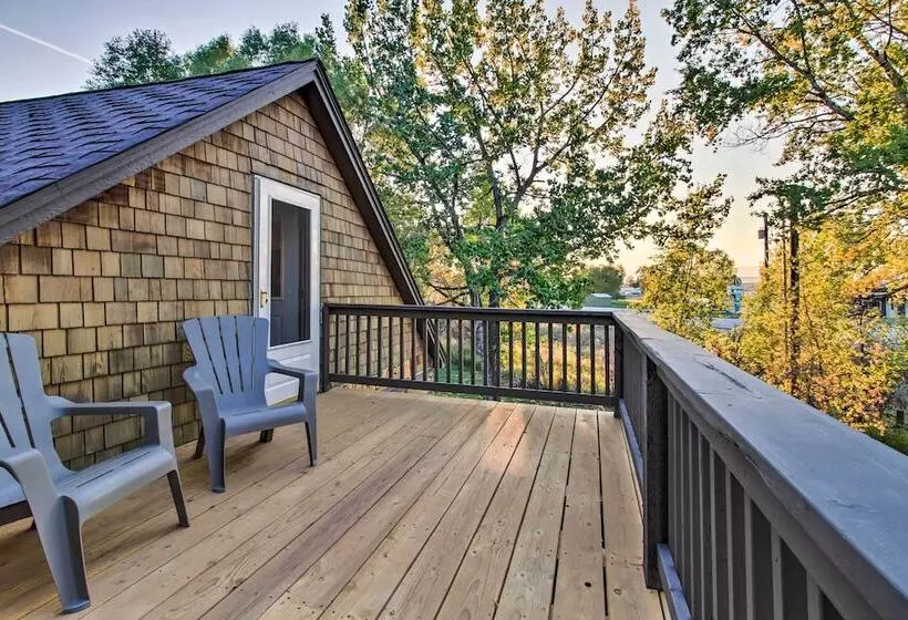 Cozy Augusta Cabin W/ Furnished Deck & Grill!