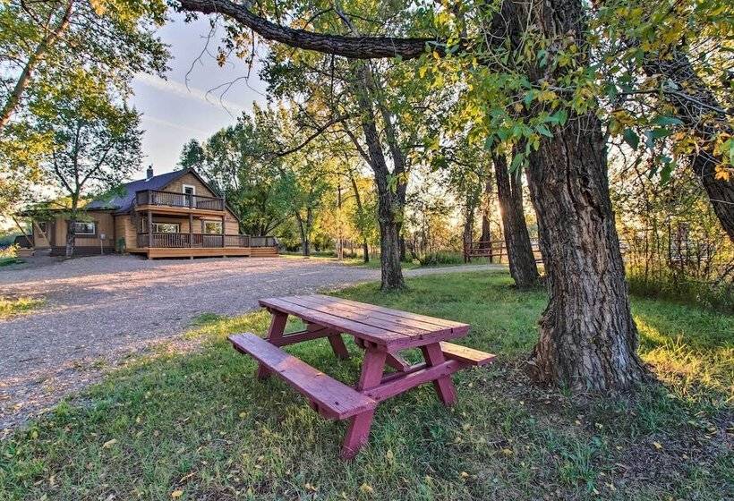Cozy Augusta Cabin W/ Furnished Deck & Grill!