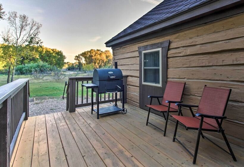 Cozy Augusta Cabin W/ Furnished Deck & Grill!