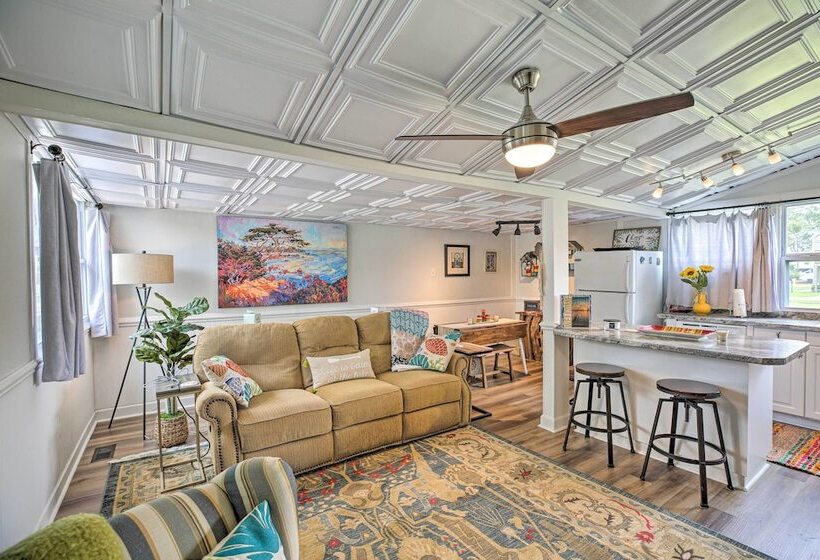 Cozy Pet Friendly Cottage: Walk To White Lake