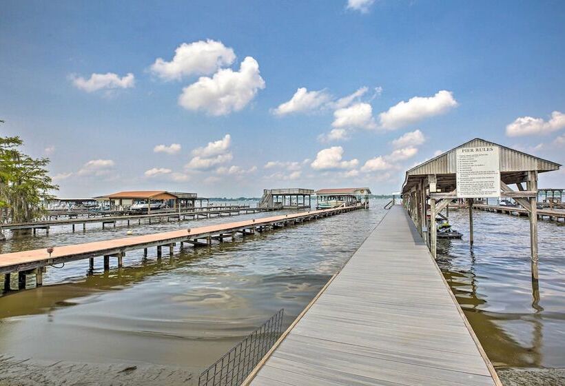 Cozy Pet Friendly Cottage: Walk To White Lake