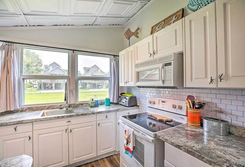 Cozy Pet Friendly Cottage: Walk To White Lake