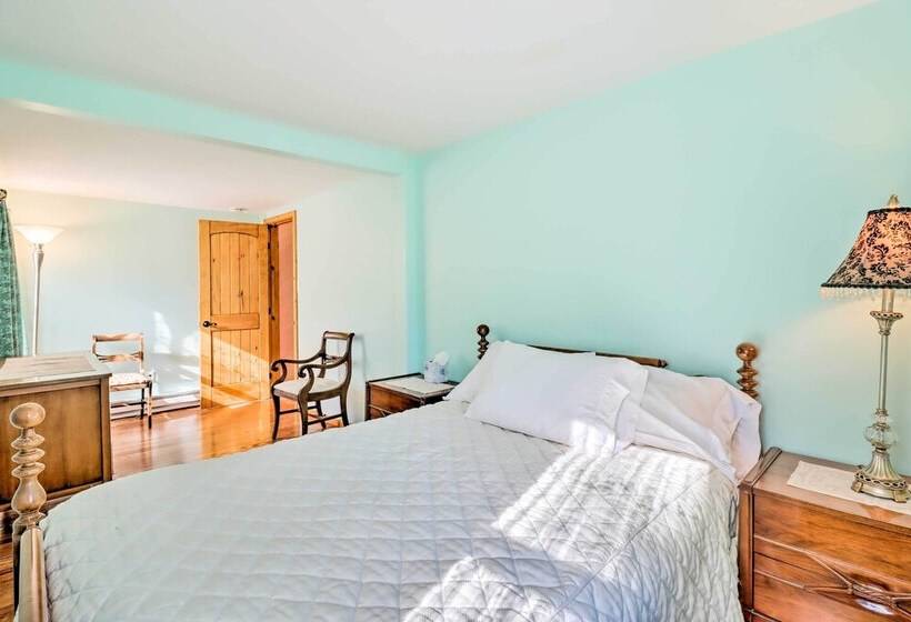 Cozy Tannersville Gem   Ski, Hike, Explore!