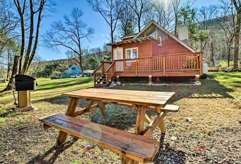 Cozy Tannersville Gem   Ski, Hike, Explore!