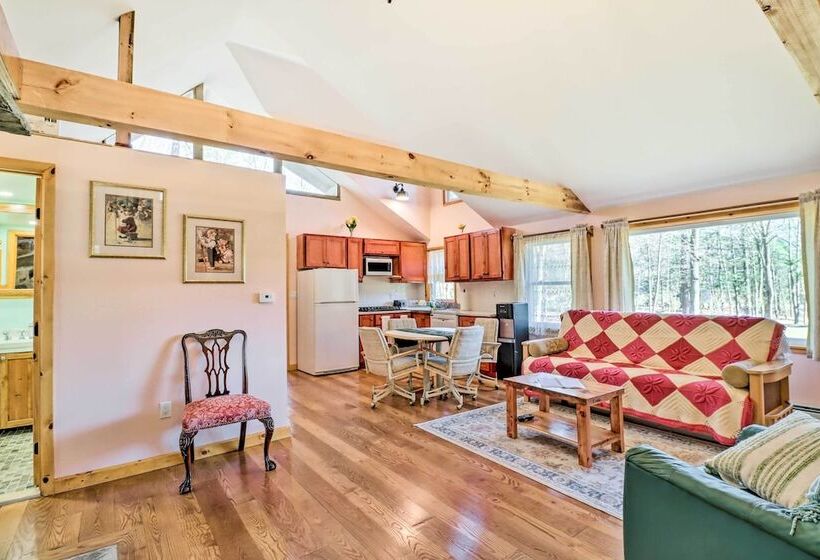 Cozy Tannersville Gem   Ski, Hike, Explore!