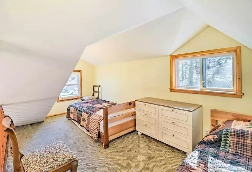 Cozy Tannersville Gem   Ski, Hike, Explore!