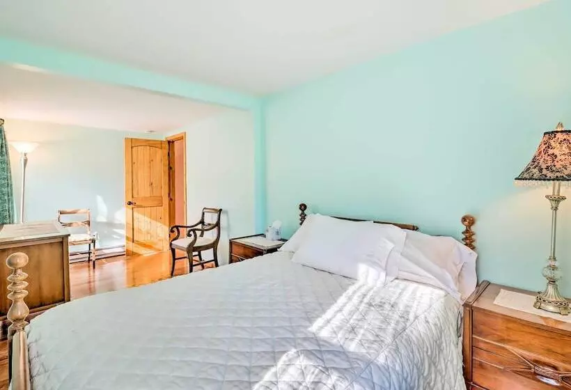 Cozy Tannersville Gem   Ski, Hike, Explore!