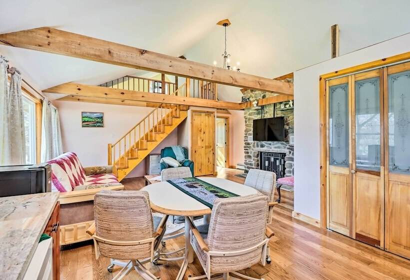 Cozy Tannersville Gem   Ski, Hike, Explore!