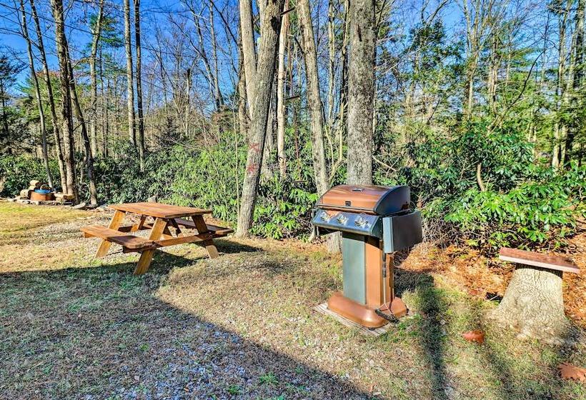 Cozy Tannersville Gem   Ski, Hike, Explore!