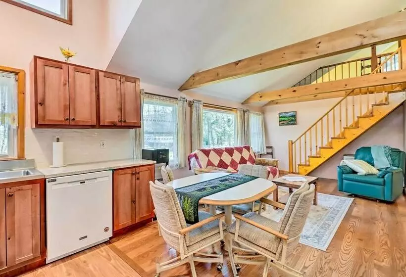 Cozy Tannersville Gem   Ski, Hike, Explore!