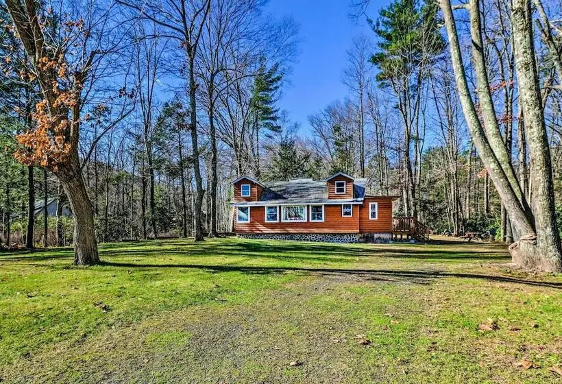 Cozy Tannersville Gem   Ski, Hike, Explore!