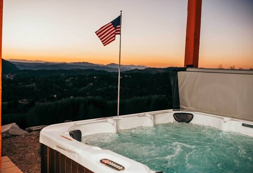 Hot Tub & Mtn View: Cripple Creek Retreat!