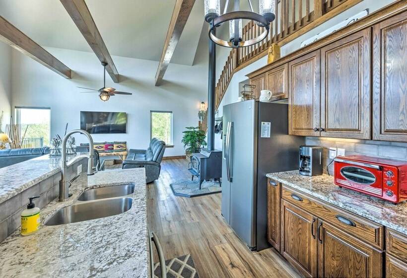 Hot Tub & Mtn View: Cripple Creek Retreat!