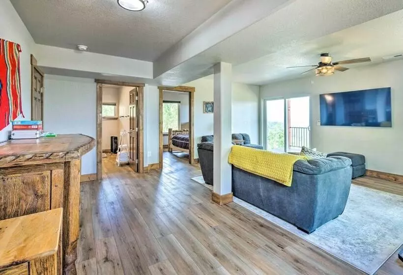 Hot Tub & Mtn View: Cripple Creek Retreat!