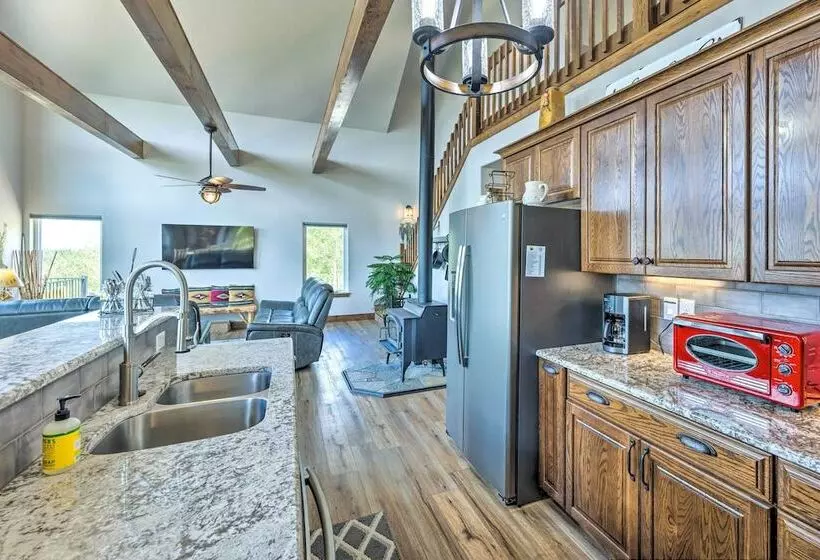 Hot Tub & Mtn View: Cripple Creek Retreat!