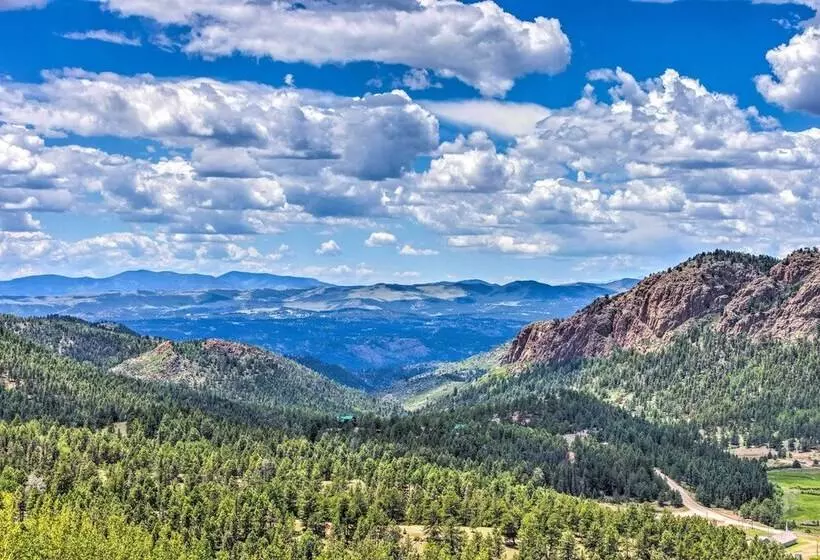 Hot Tub & Mtn View: Cripple Creek Retreat!