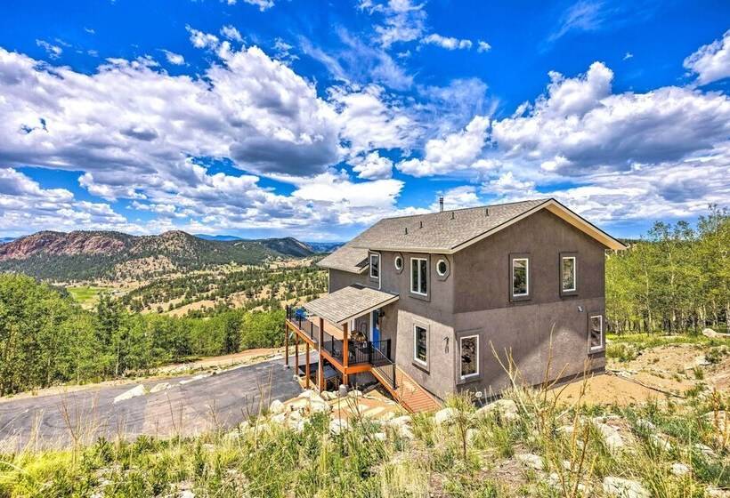 Hot Tub & Mtn View: Cripple Creek Retreat!