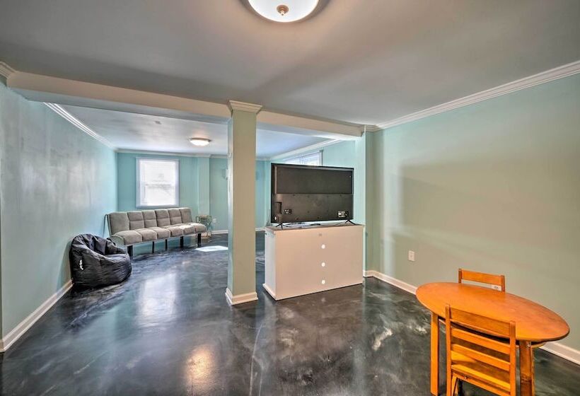 Emerald Isle Escape: Walk To Ocean