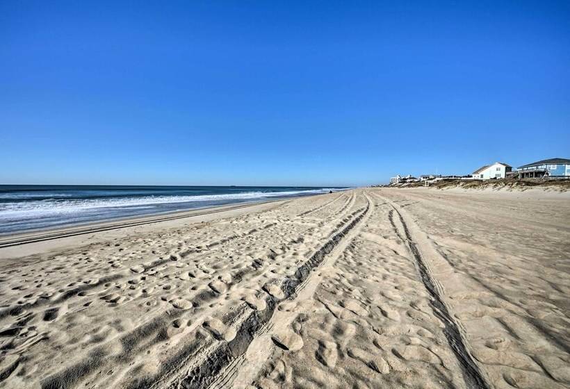 Emerald Isle Escape: Walk To Ocean