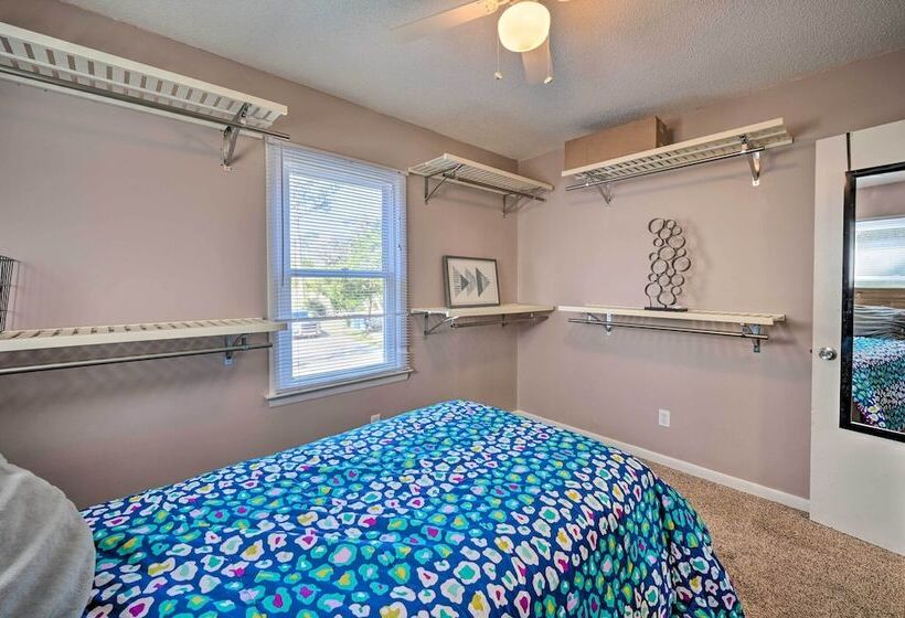 Emerald Isle Escape: Walk To Ocean