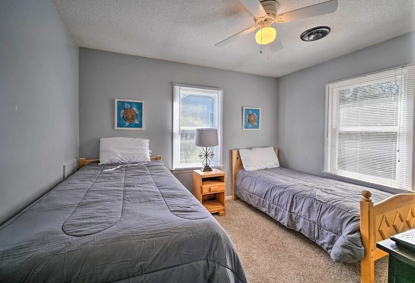 Emerald Isle Escape: Walk To Ocean