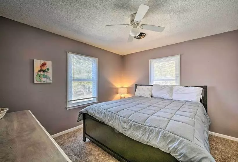 Emerald Isle Escape: Walk To Ocean