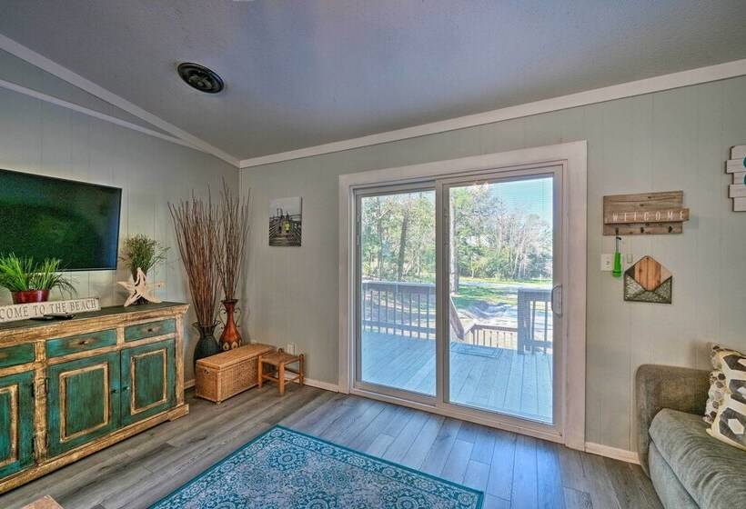 Emerald Isle Escape: Walk To Ocean