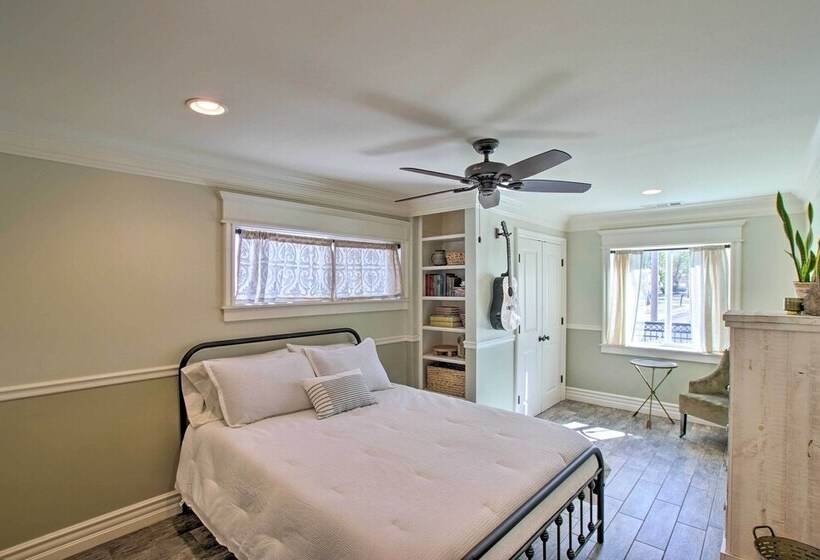 Gilbert Home W/ Fire Pit: Walk To Downtown!