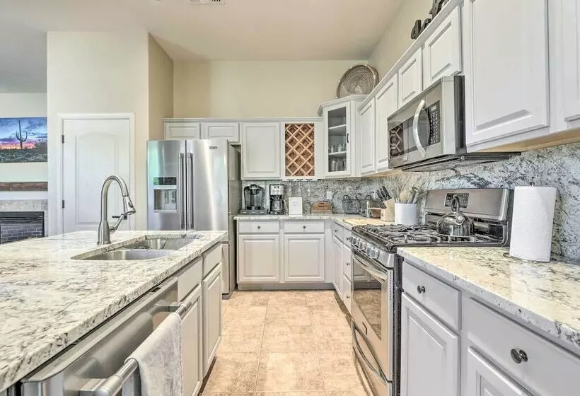 Goodyear Retreat W/ Pool ~ 30 Mi To Phoenix!