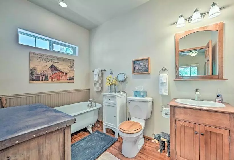 Bring A Pet: Happy Jack Cabin W/ Fire Pit!