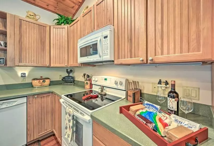 Bring A Pet: Happy Jack Cabin W/ Fire Pit!