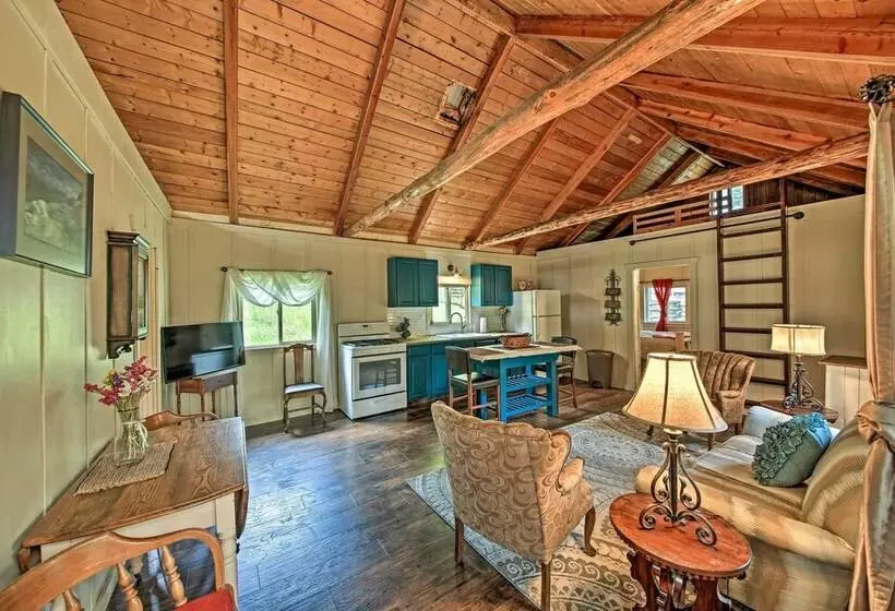 Hilltop Cabin Retreat By Lake Koocanusa!