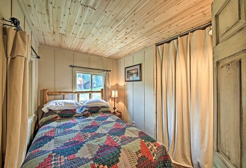 Hilltop Cabin Retreat By Lake Koocanusa!