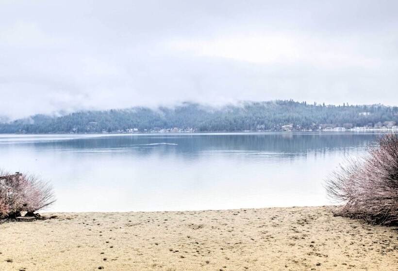 Home With Indoor Pool   1 Block To Liberty Lake!
