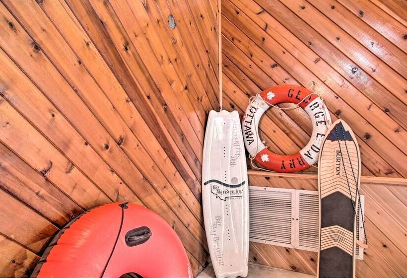 Home With Indoor Pool   1 Block To Liberty Lake!