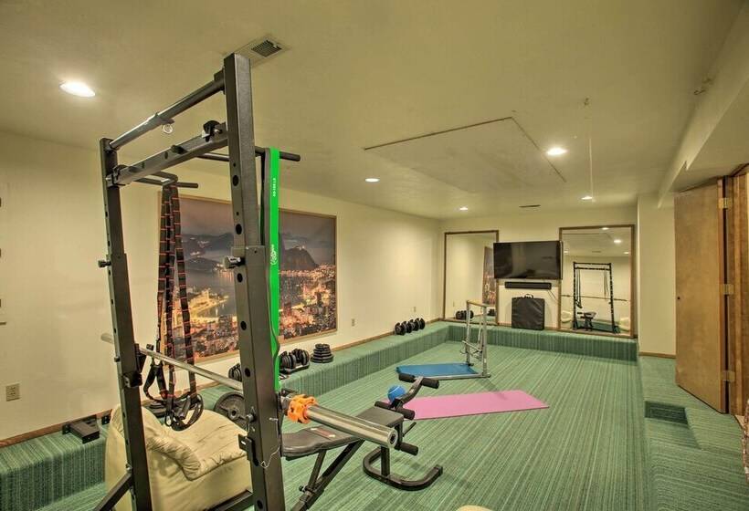 Home With Indoor Pool   1 Block To Liberty Lake!