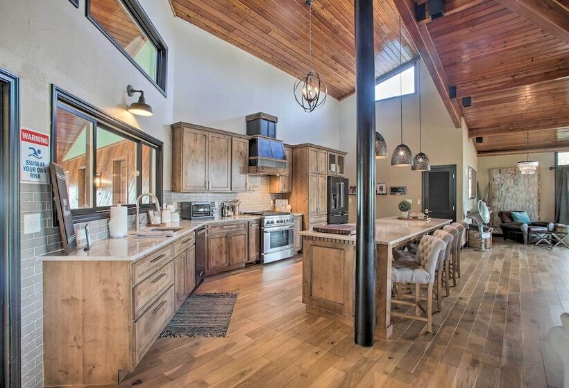 Home With Indoor Pool   1 Block To Liberty Lake!